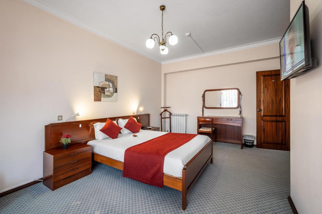 Hotel Colmeia Монте-Реал Экстерьер фото