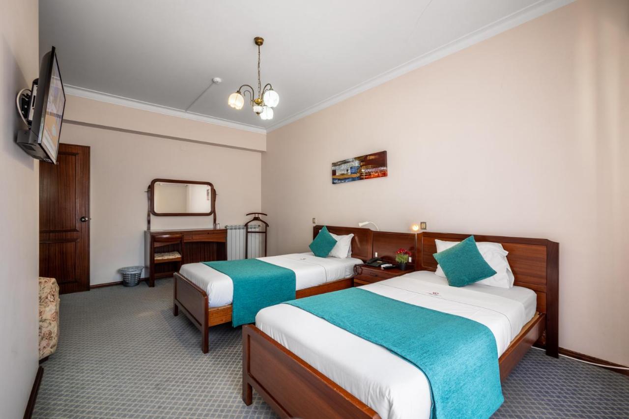 Hotel Colmeia Монте-Реал Экстерьер фото
