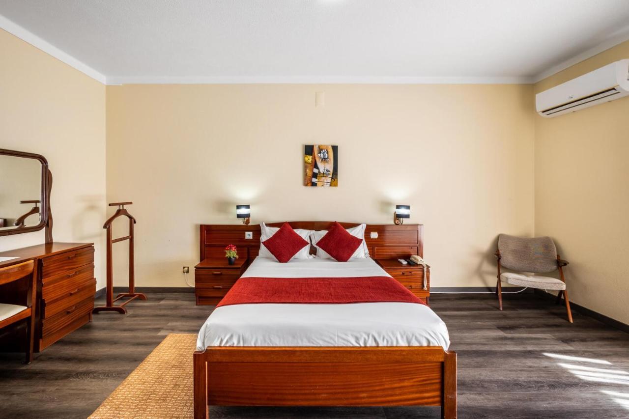 Hotel Colmeia Монте-Реал Экстерьер фото